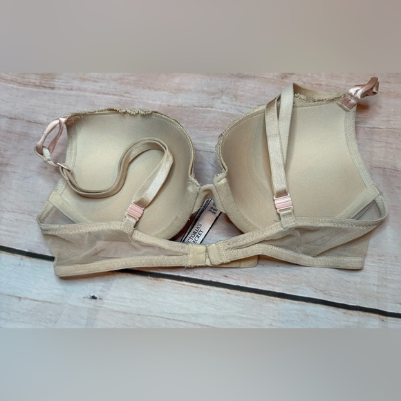 Victoria Secret Sz 32B Push Up Lace Underwired Beige/Nude Bra Padded Cups PushUp - Picture 2 of 6